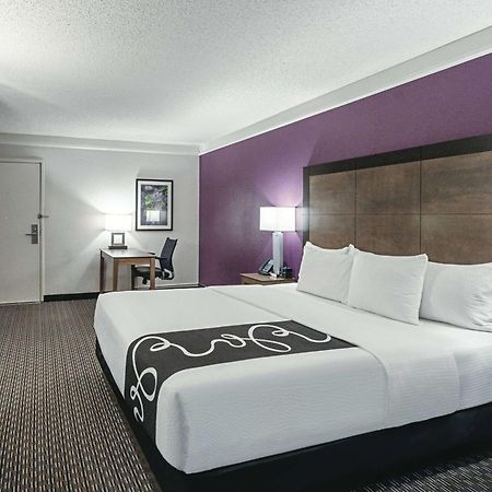 La Quinta By Wyndham Lubbock West Medical Center Hotel Exterior photo