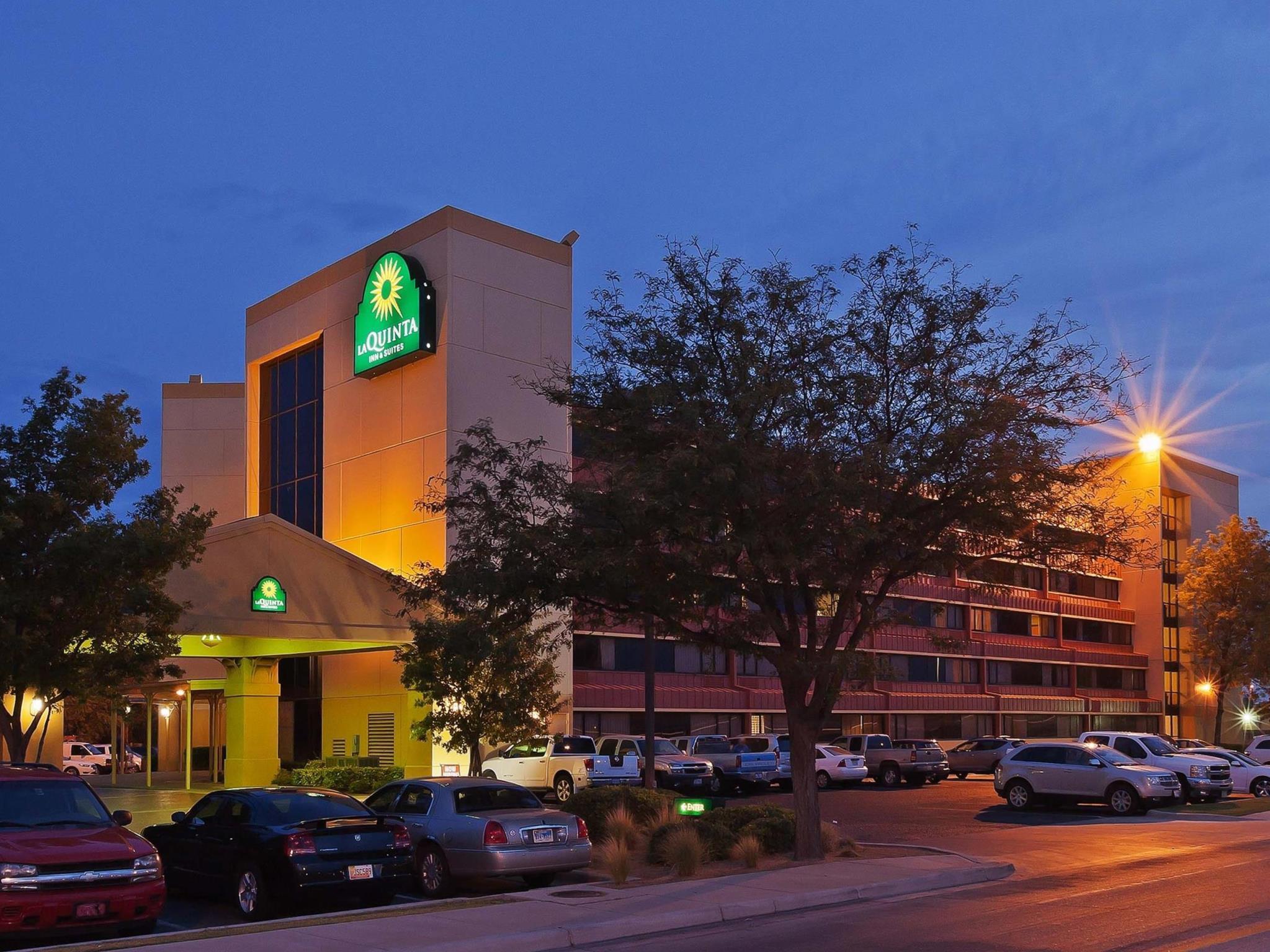 La Quinta By Wyndham Lubbock West Medical Center Hotel Exterior photo