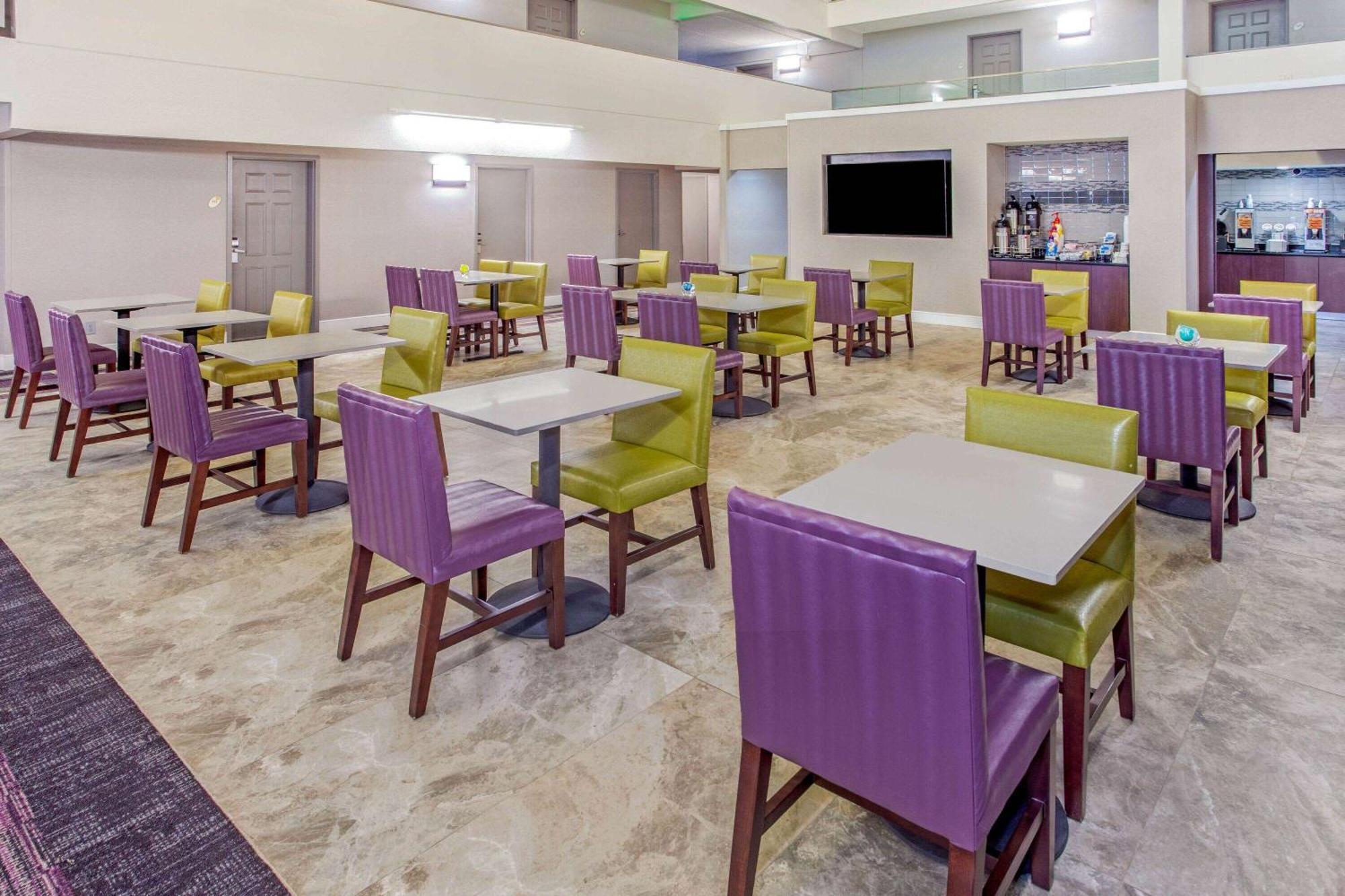 La Quinta By Wyndham Lubbock West Medical Center Hotel Exterior photo